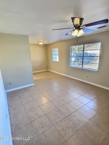 $1,250 | 112 Woodland Circle, Ocean Springs, MS 39564