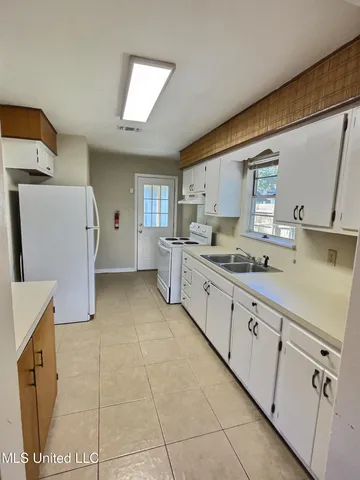 $1,250 | 112 Woodland Circle, Ocean Springs, MS 39564