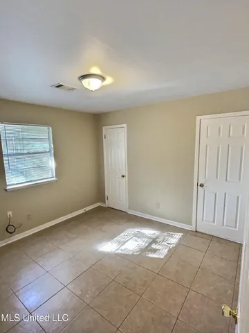 $1,250 | 112 Woodland Circle, Ocean Springs, MS 39564