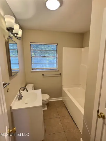 $1,250 | 112 Woodland Circle, Ocean Springs, MS 39564