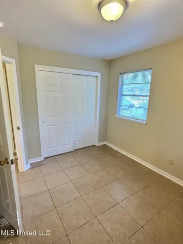 $1,250 | 112 Woodland Circle, Ocean Springs, MS 39564