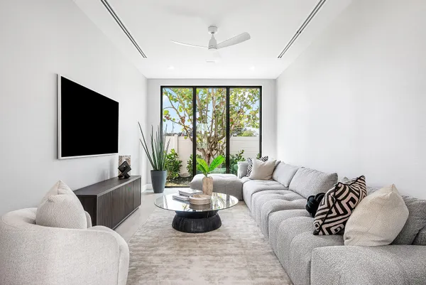 $3,695,000 | 718 Lake Avenue North, Delray Beach, FL 33483