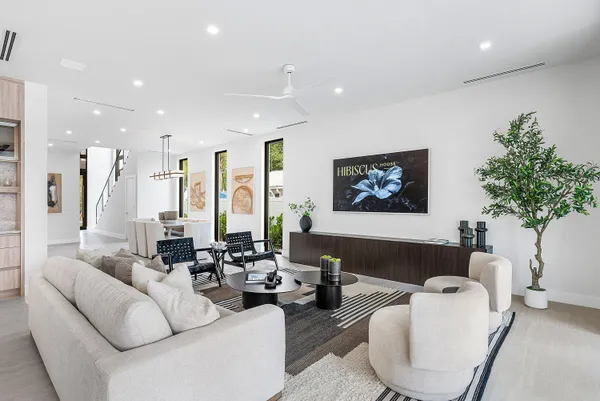 $3,695,000 | 718 Lake Avenue North, Delray Beach, FL 33483