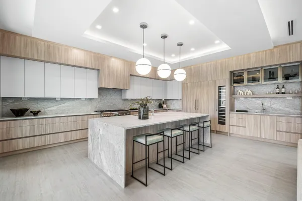 $3,695,000 | 718 Lake Avenue North, Delray Beach, FL 33483