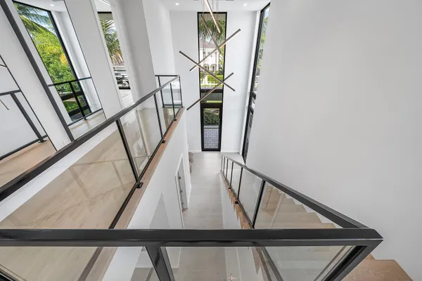 $3,695,000 | 718 Lake Avenue North, Delray Beach, FL 33483