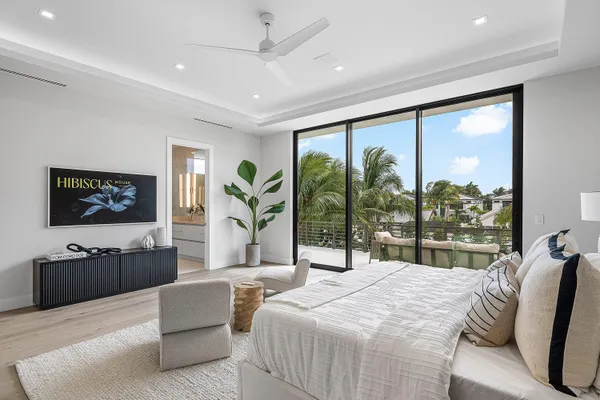 $3,695,000 | 718 Lake Avenue North, Delray Beach, FL 33483