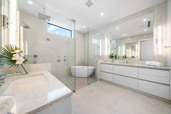 $3,695,000 | 718 Lake Avenue North, Delray Beach, FL 33483