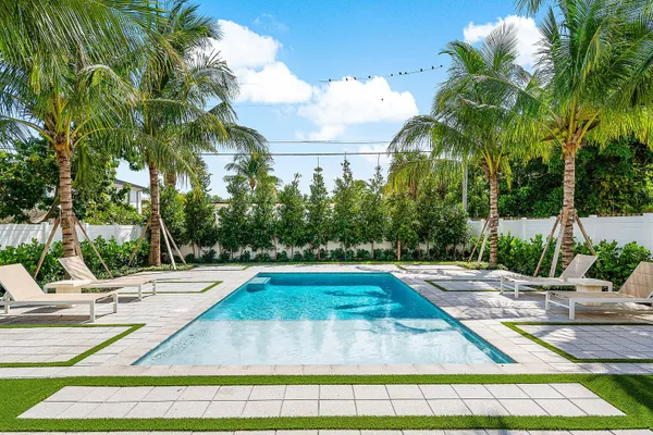 $3,695,000 | 718 Lake Avenue North, Delray Beach, FL 33483