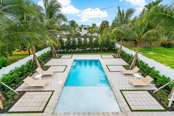 $3,695,000 | 718 Lake Avenue North, Delray Beach, FL 33483