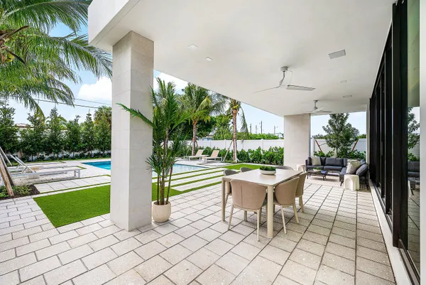 $3,695,000 | 718 Lake Avenue North, Delray Beach, FL 33483