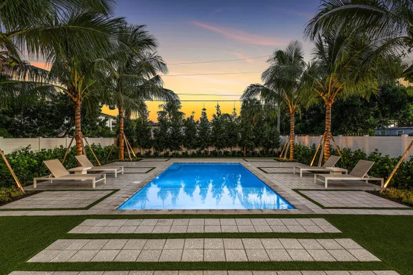 $3,695,000 | 718 Lake Avenue North, Delray Beach, FL 33483