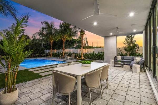 $3,695,000 | 718 Lake Avenue North, Delray Beach, FL 33483