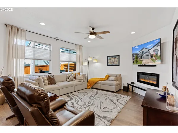 $519,900 | 899 Northeast Trillium Drive, Estacada, OR 97023