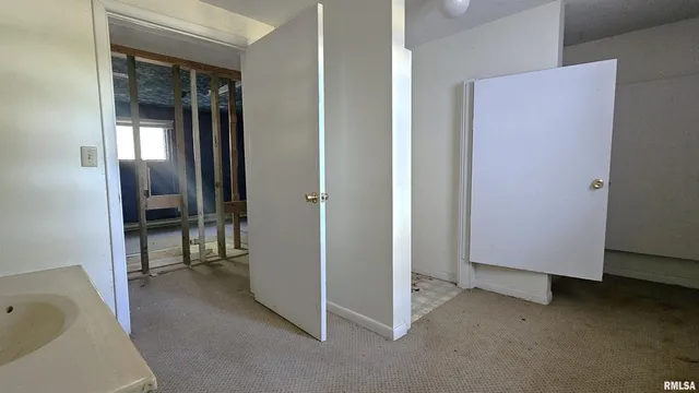 $395,000 | 200 West 12th Street, Johnston City, IL 62951