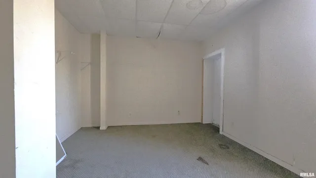 $395,000 | 200 West 12th Street, Johnston City, IL 62951