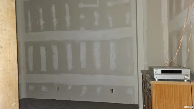 $395,000 | 200 West 12th Street, Johnston City, IL 62951