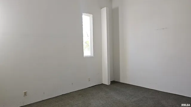 $395,000 | 200 West 12th Street, Johnston City, IL 62951