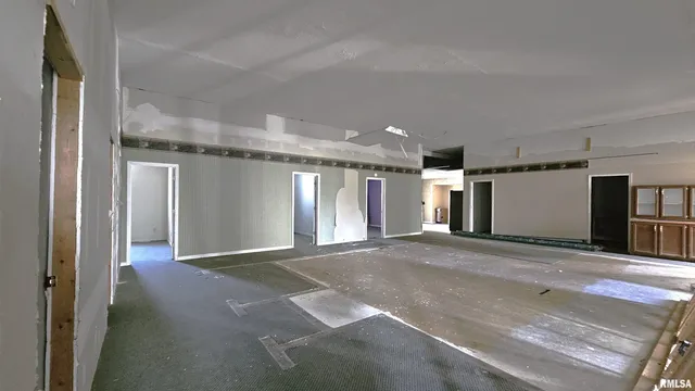 $395,000 | 200 West 12th Street, Johnston City, IL 62951