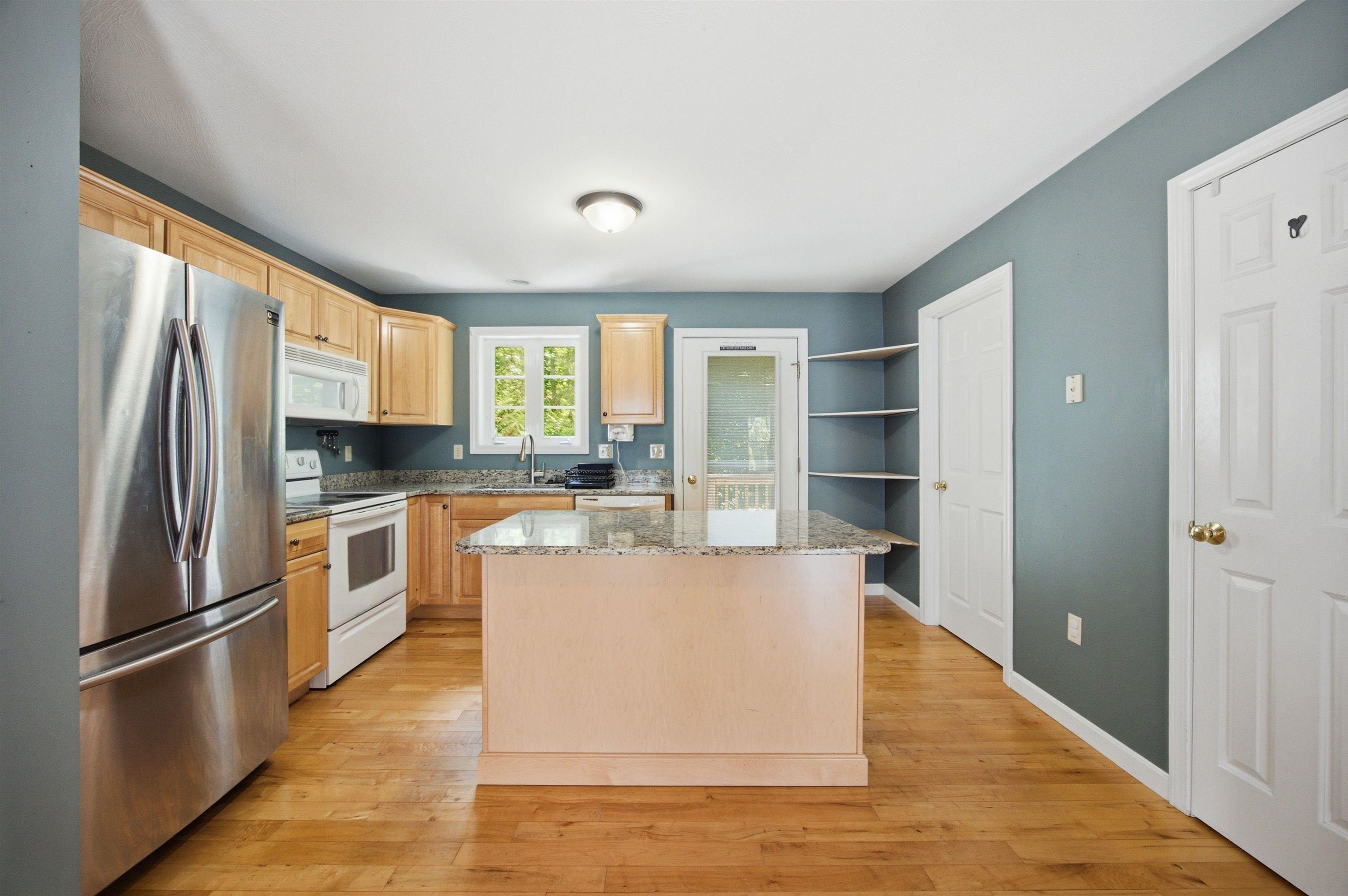 29 Melissa Way, Unit B Laconia, NH 03246 - Photo 17 of 56