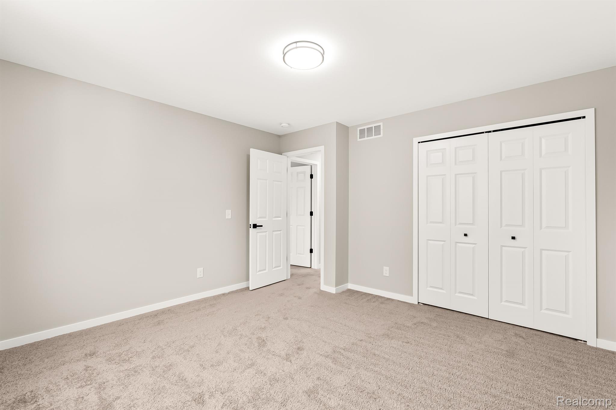 9805 Newburgh Road Livonia, MI 48150 - Photo 20 of 29 Gallery Image 20