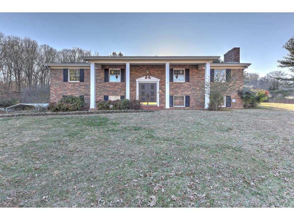 2814 Forest View Road Kingsport, TN 37660 - Photo 1 of 36 Photo 1