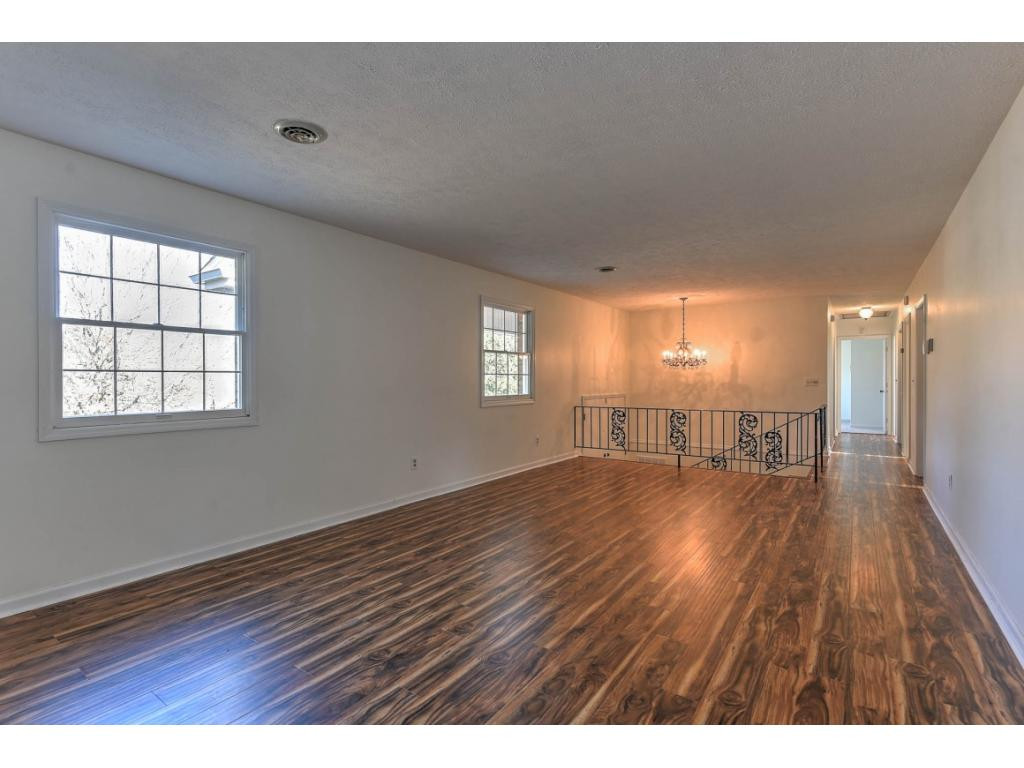 2814 Forest View Road Kingsport, TN 37660 - Photo 4 of 36 Photo 4
