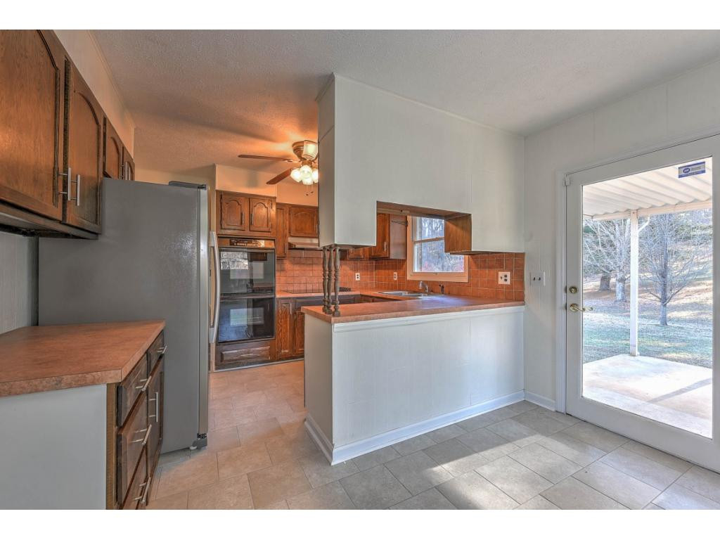 2814 Forest View Road Kingsport, TN 37660 - Photo 8 of 36 Photo 8