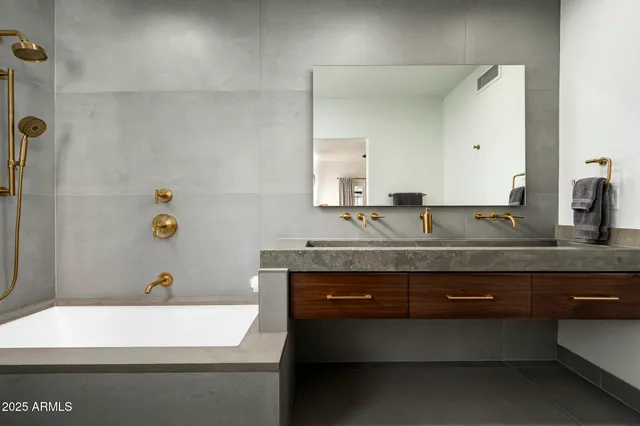 $4,799,900 | 3977 East Paradise View Drive, Paradise Valley, AZ 85253