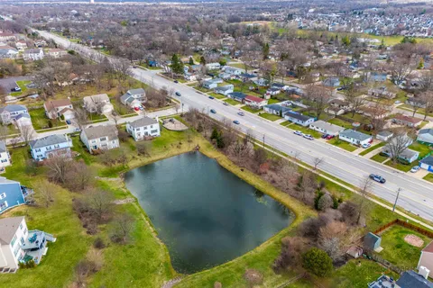 $614,900 | 4 Waterton Drive, Streamwood, IL 60107