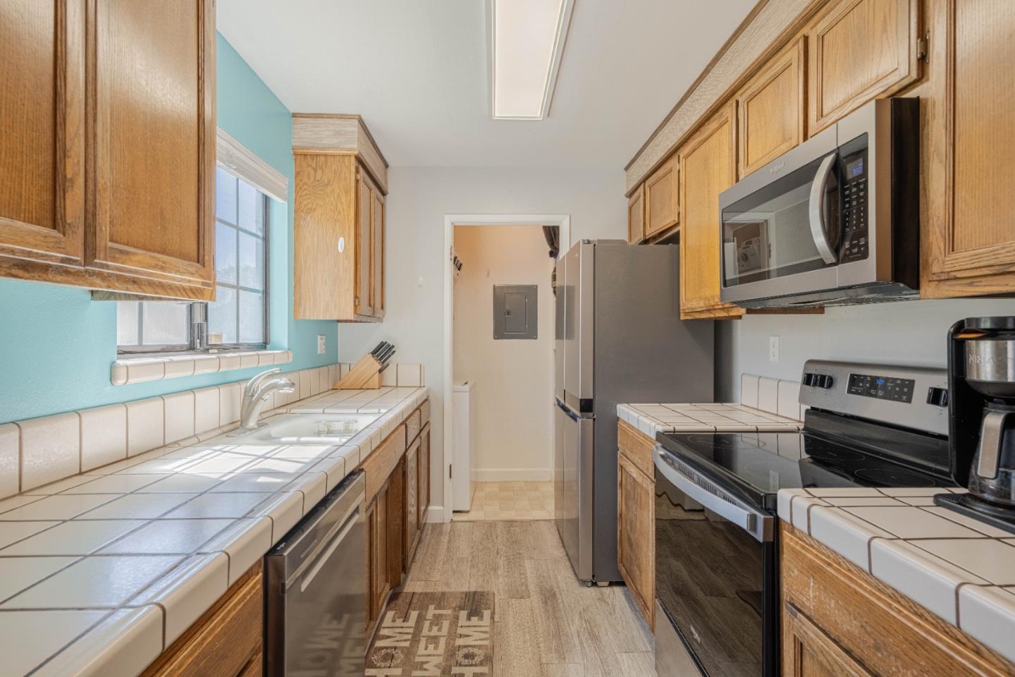 1051 Riker Street, Unit 5 Salinas, CA 93901 - Photo 11 of 25 Gallery Image 11