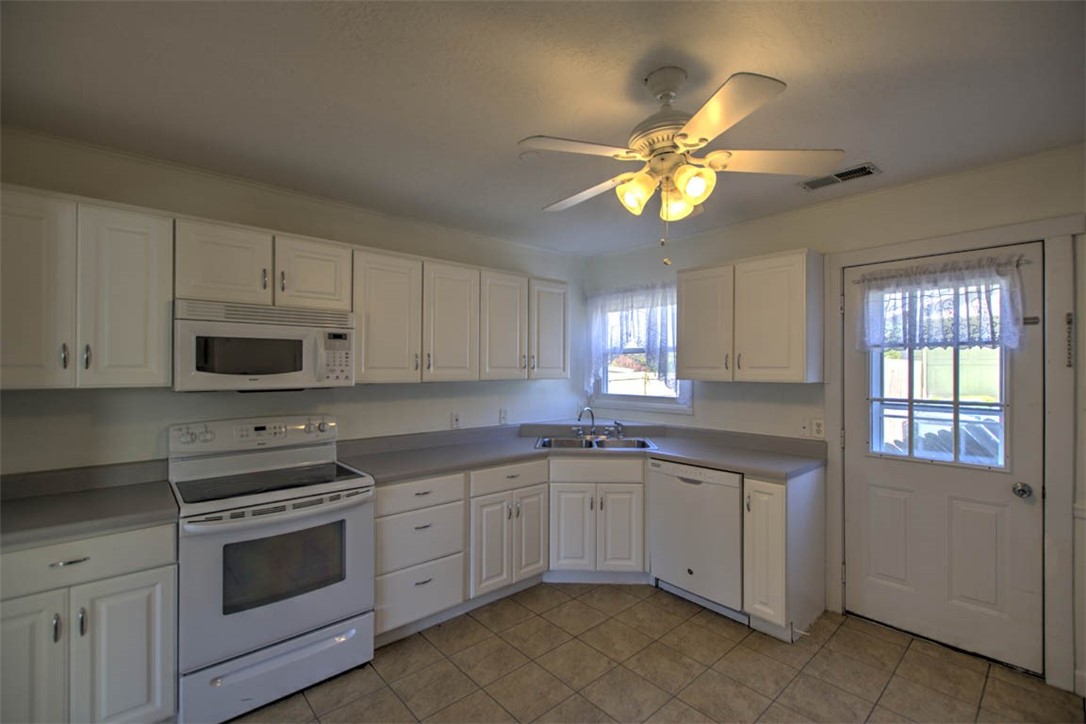 91 Meadow Terrace Place Decatur, IL 62521 - Photo 11 of 23 Gallery Image 11