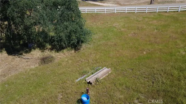 a view of a small yard