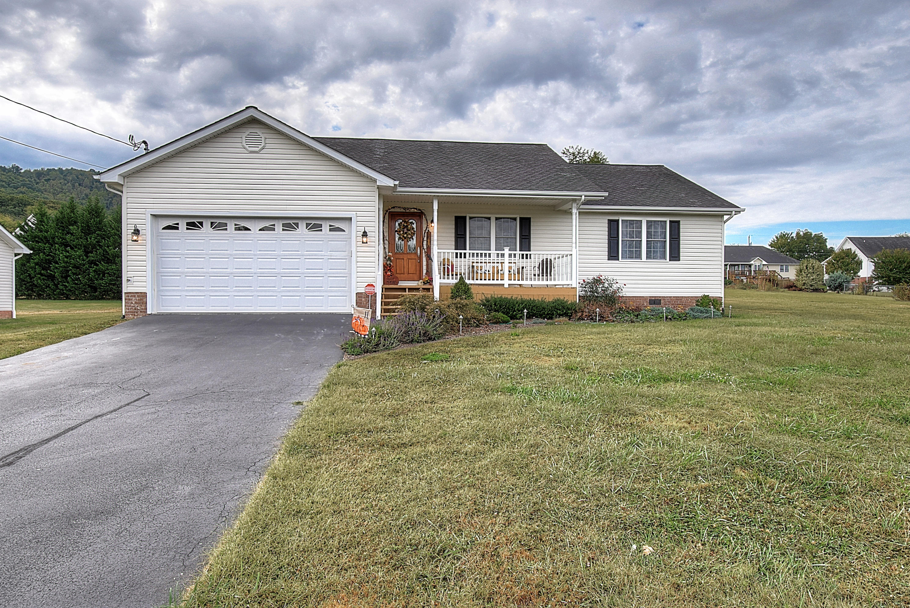 119 Hamilton Road Elizabethton, TN 37643 - Photo 1 of 37 1