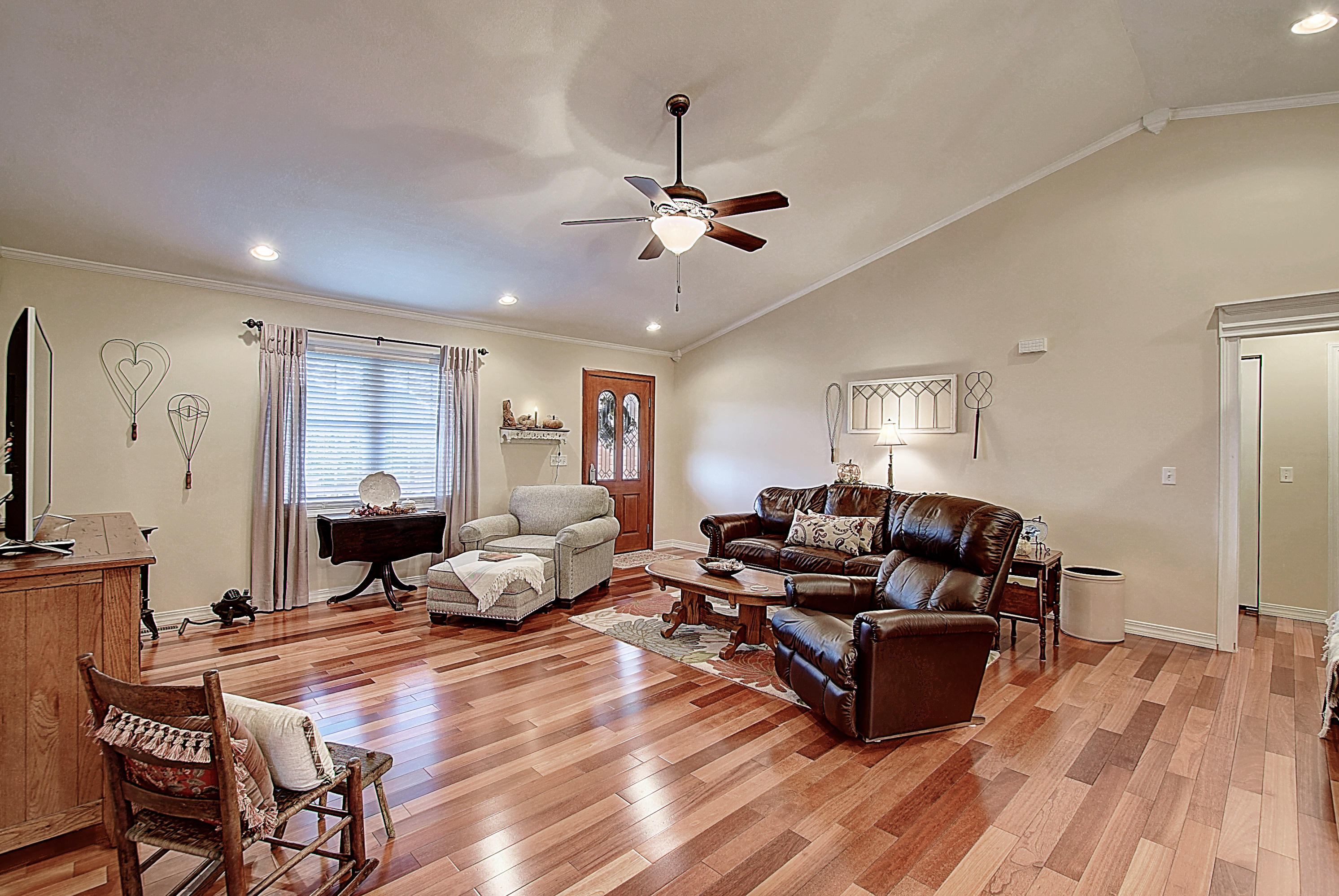 119 Hamilton Road Elizabethton, TN 37643 - Photo 11 of 37 DSC_0013_4_5_6