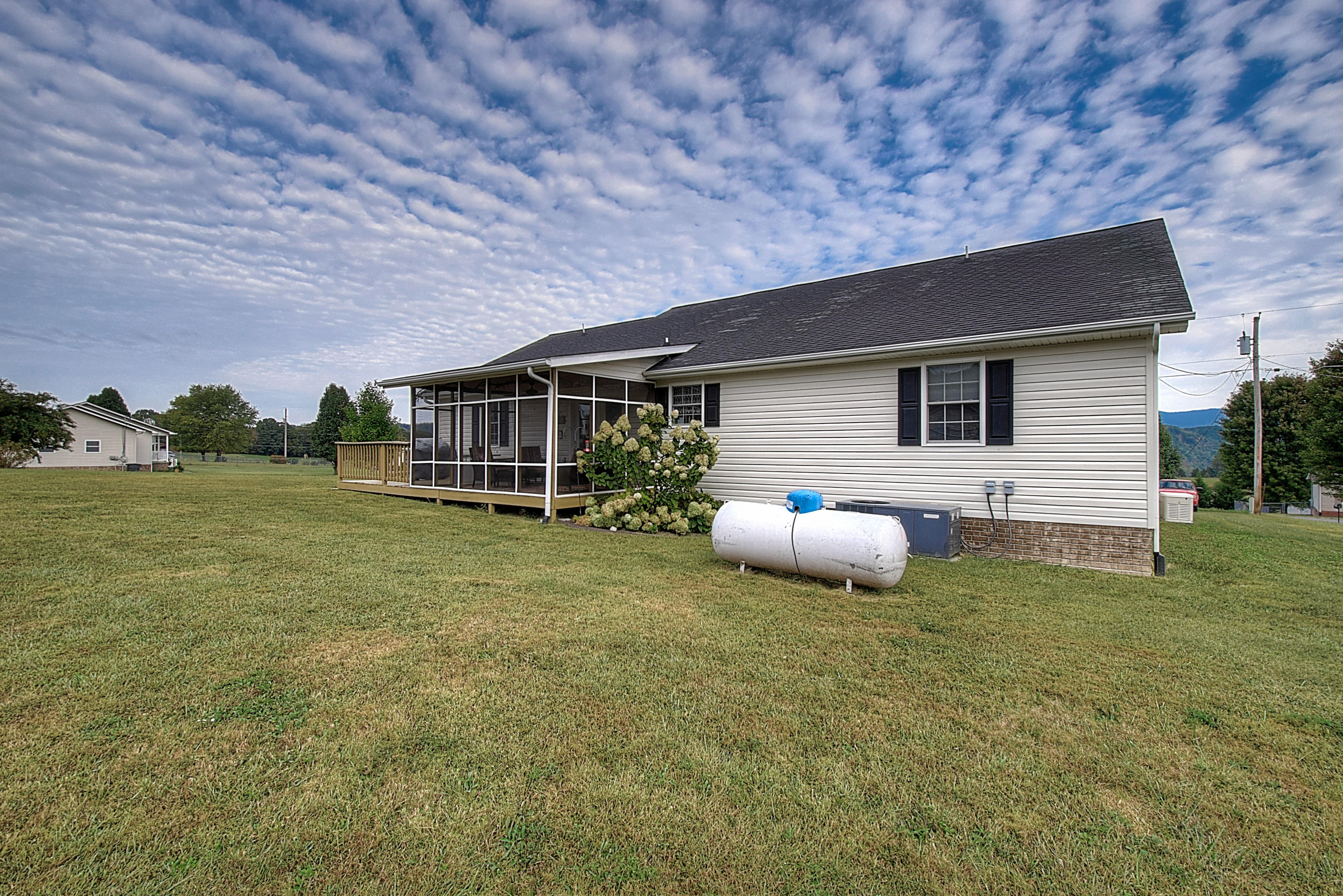 119 Hamilton Road Elizabethton, TN 37643 - Photo 32 of 37 DSC_0139_40_41