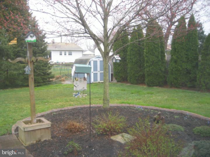 48 Dover Road Westampton, NJ 08060 - Photo 8 of 13 Back Yard