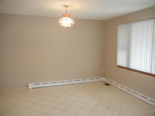 1031 Catasauqua Road Whitehall, PA 18052 - Photo 2 of 10 Gallery Image 2