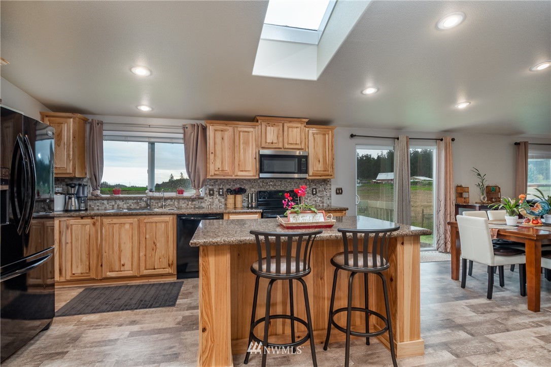93 West Green Valley Road Oak Harbor, WA 98277 - Photo 4 of 25 Gallery Image 4