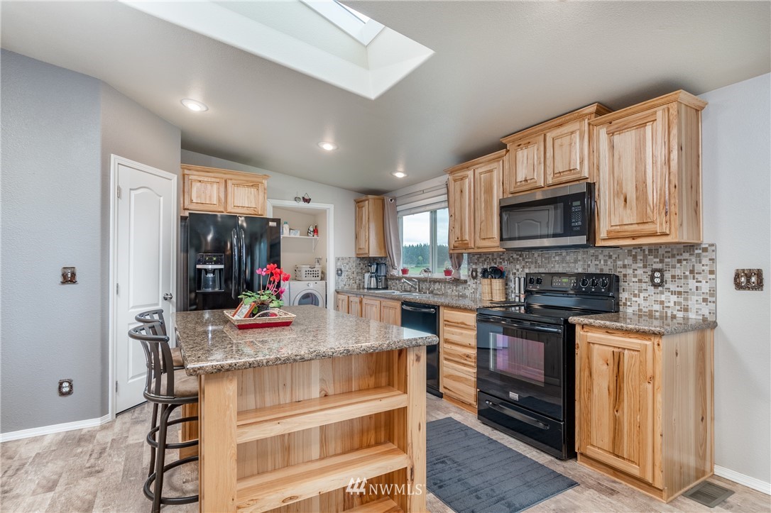 93 West Green Valley Road Oak Harbor, WA 98277 - Photo 5 of 25 Gallery Image 5