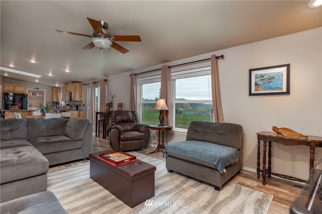 93 West Green Valley Road Oak Harbor, WA 98277 - Photo 10 of 25 Gallery Image 10
