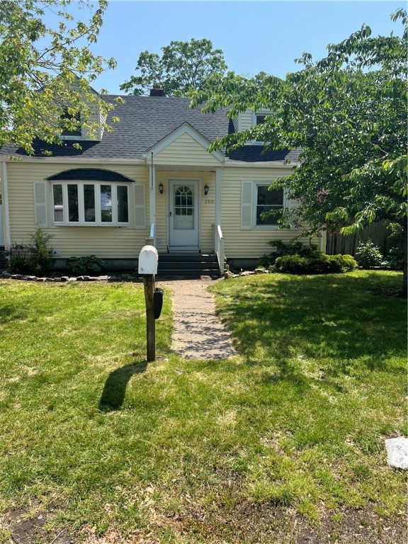 256 Riverside Avenue Warwick, RI 02889 - Photo 2 of 22