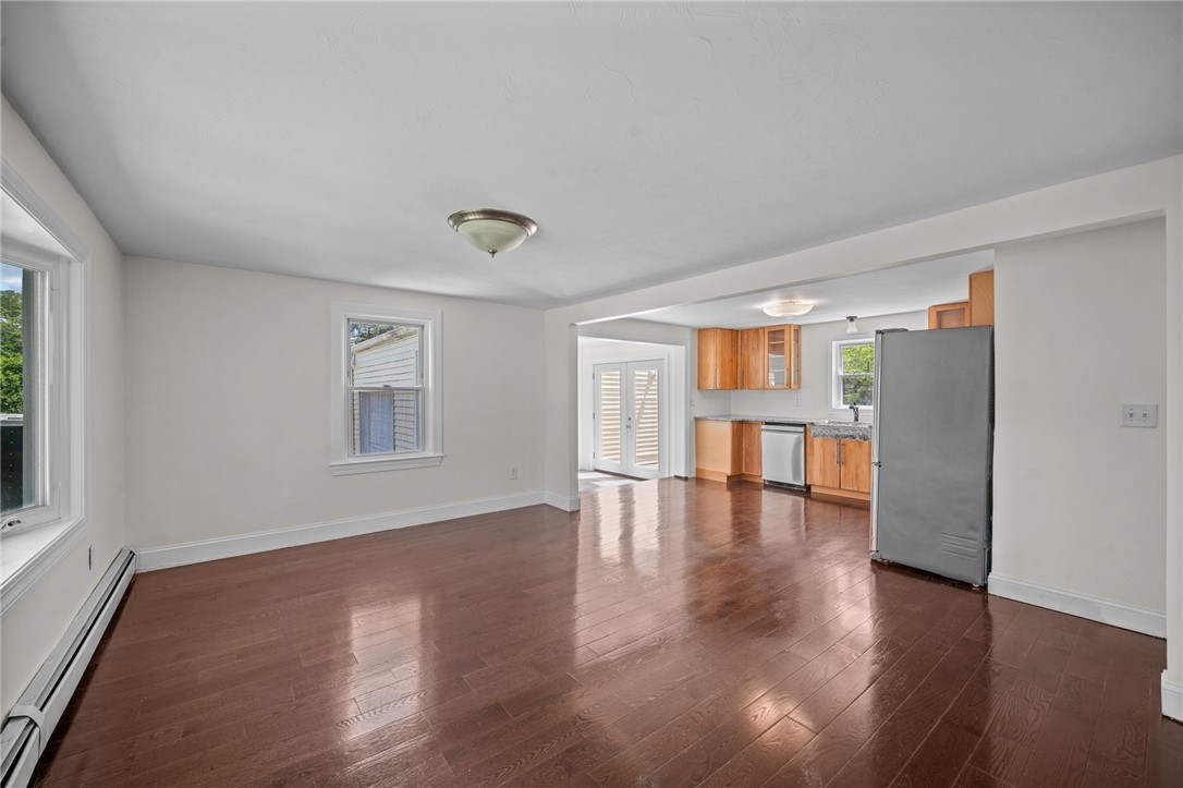 256 Riverside Avenue Warwick, RI 02889 - Photo 5 of 22