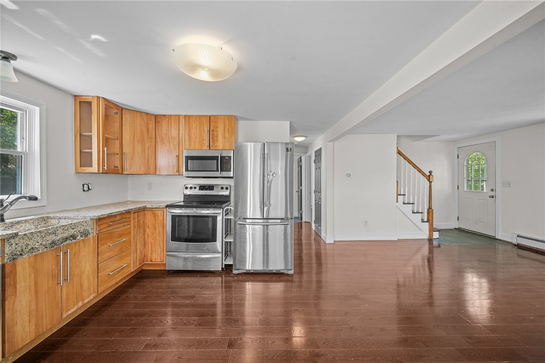 256 Riverside Avenue Warwick, RI 02889 - Photo 6 of 22