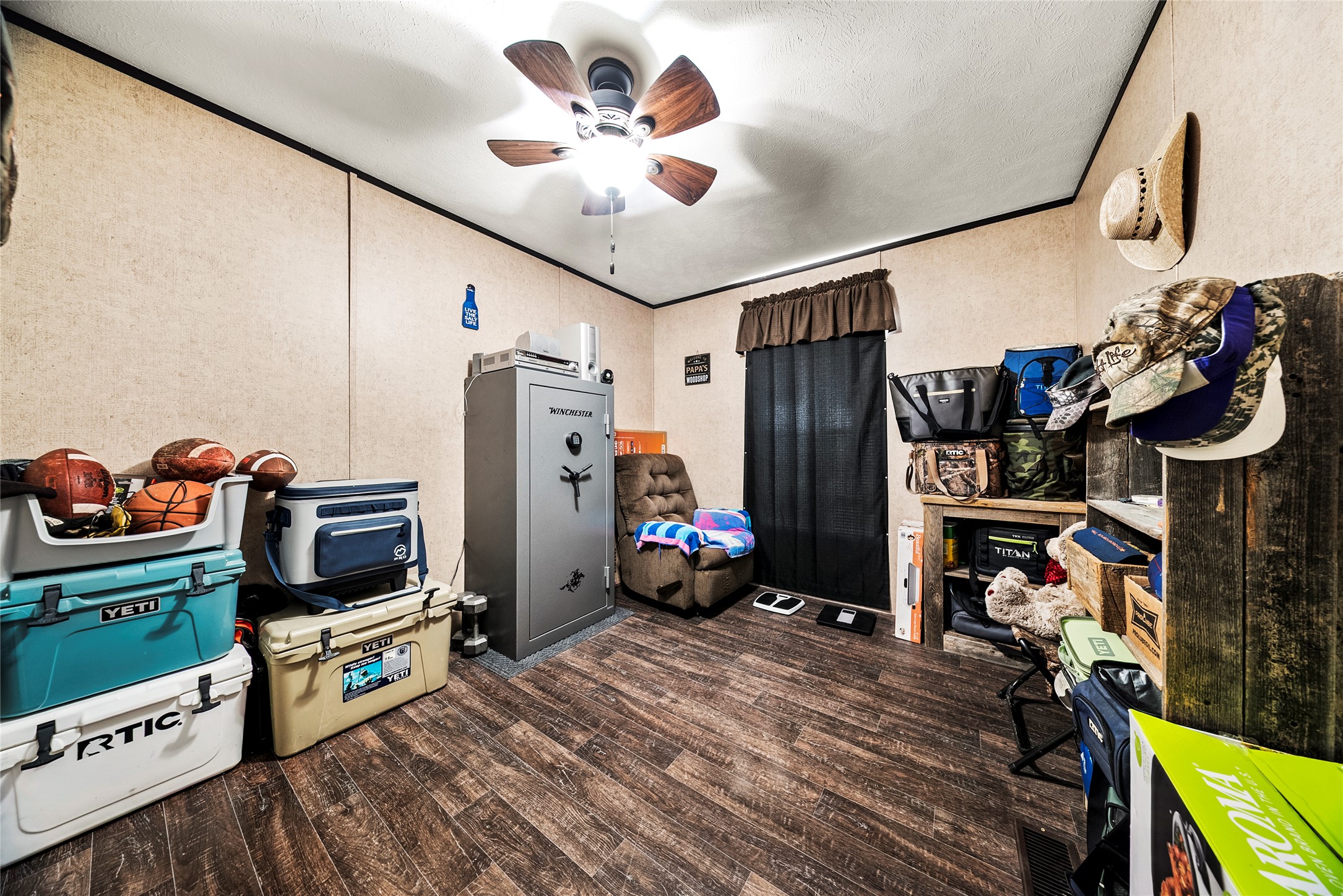 5101 County Road 463 Elgin, TX 78621 - Photo 24 of 38 Bedroom with ceiling fan