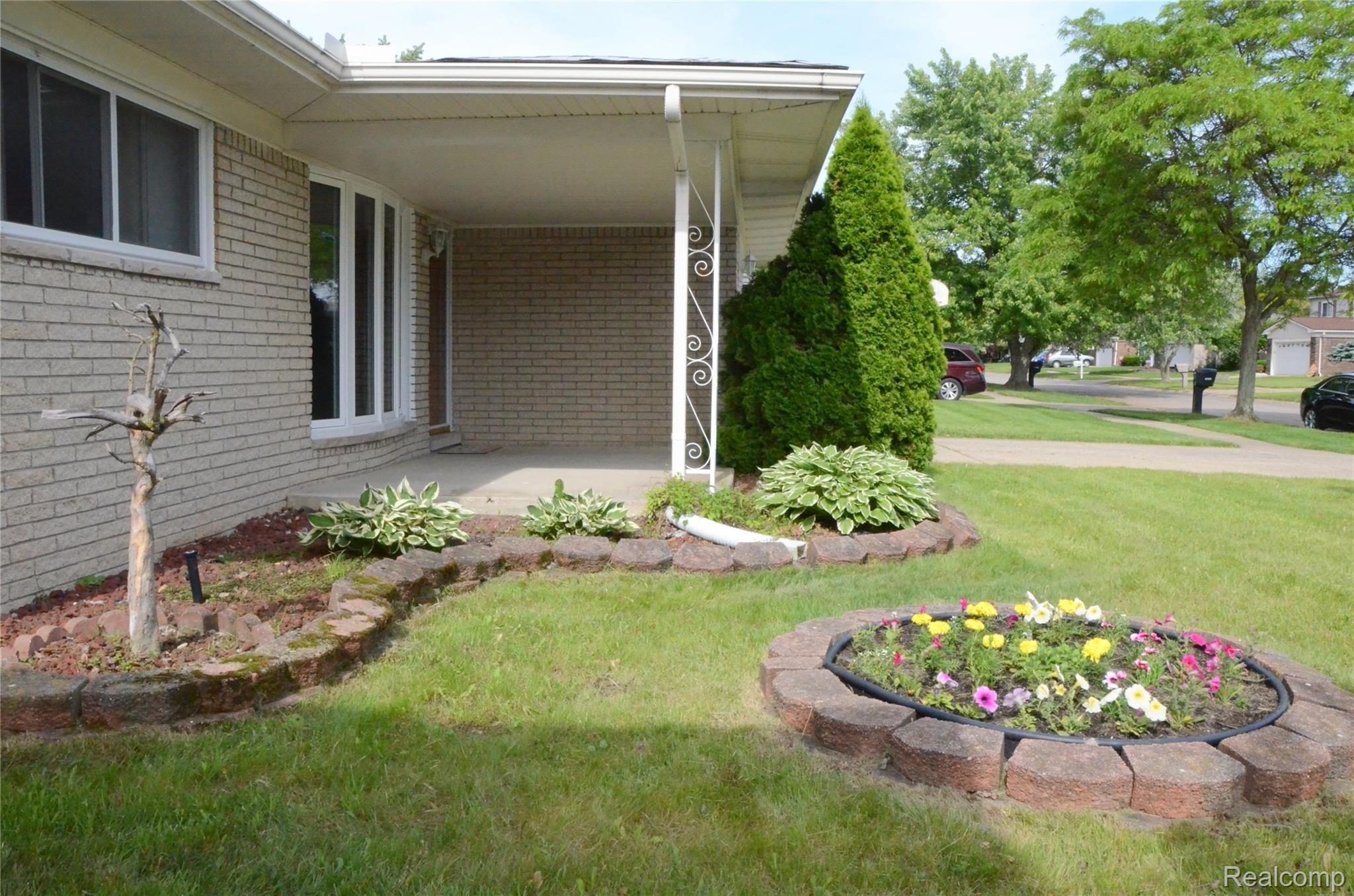 43077 Avon Road Canton, MI 48187 - Photo 6 of 52 DSC_8891.JPG