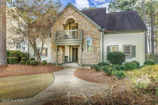 $950,000 | 50 Cochrane Castle Circle, Pinehurst, NC 28374