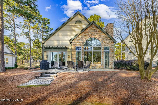 $950,000 | 50 Cochrane Castle Circle, Pinehurst, NC 28374