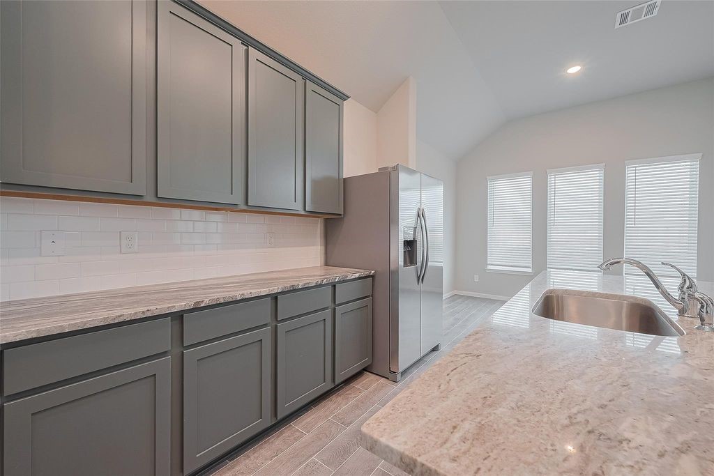 1070 Comal Trail Dayton, TX 77535 - Photo 19 of 41