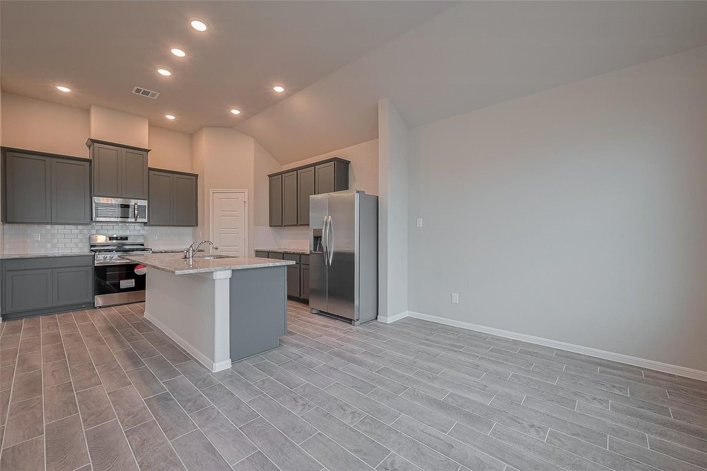 1070 Comal Trail Dayton, TX 77535 - Photo 21 of 41