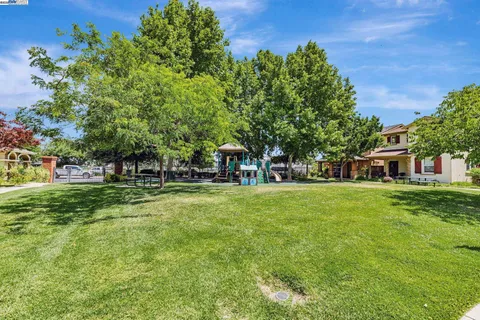 $595,000 | 208 Jupiter Court, Pittsburg, CA 94565
